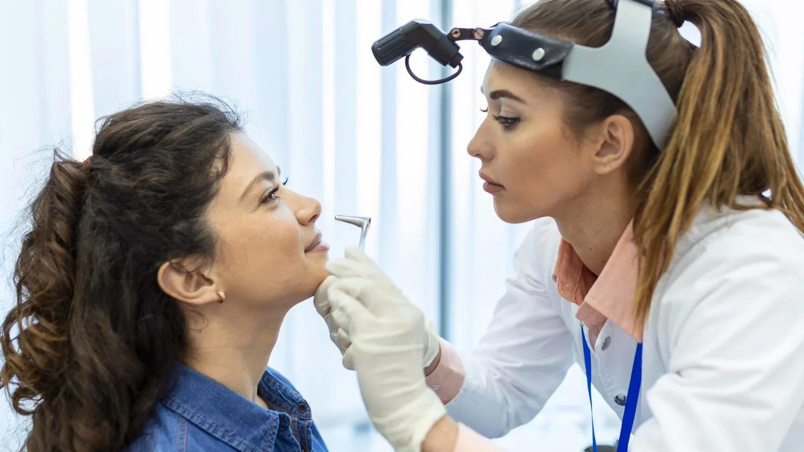 ¿Qué especialista trata los pólipos nasales?