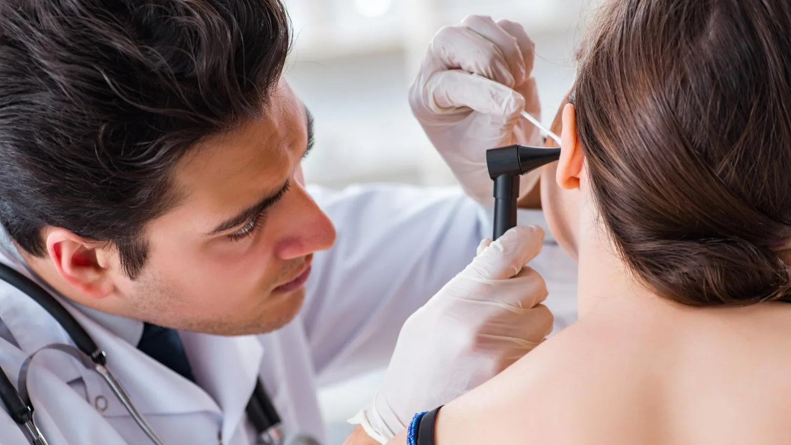 Especialista en el Tratamiento del Zumbido de Oídos en la CDMX